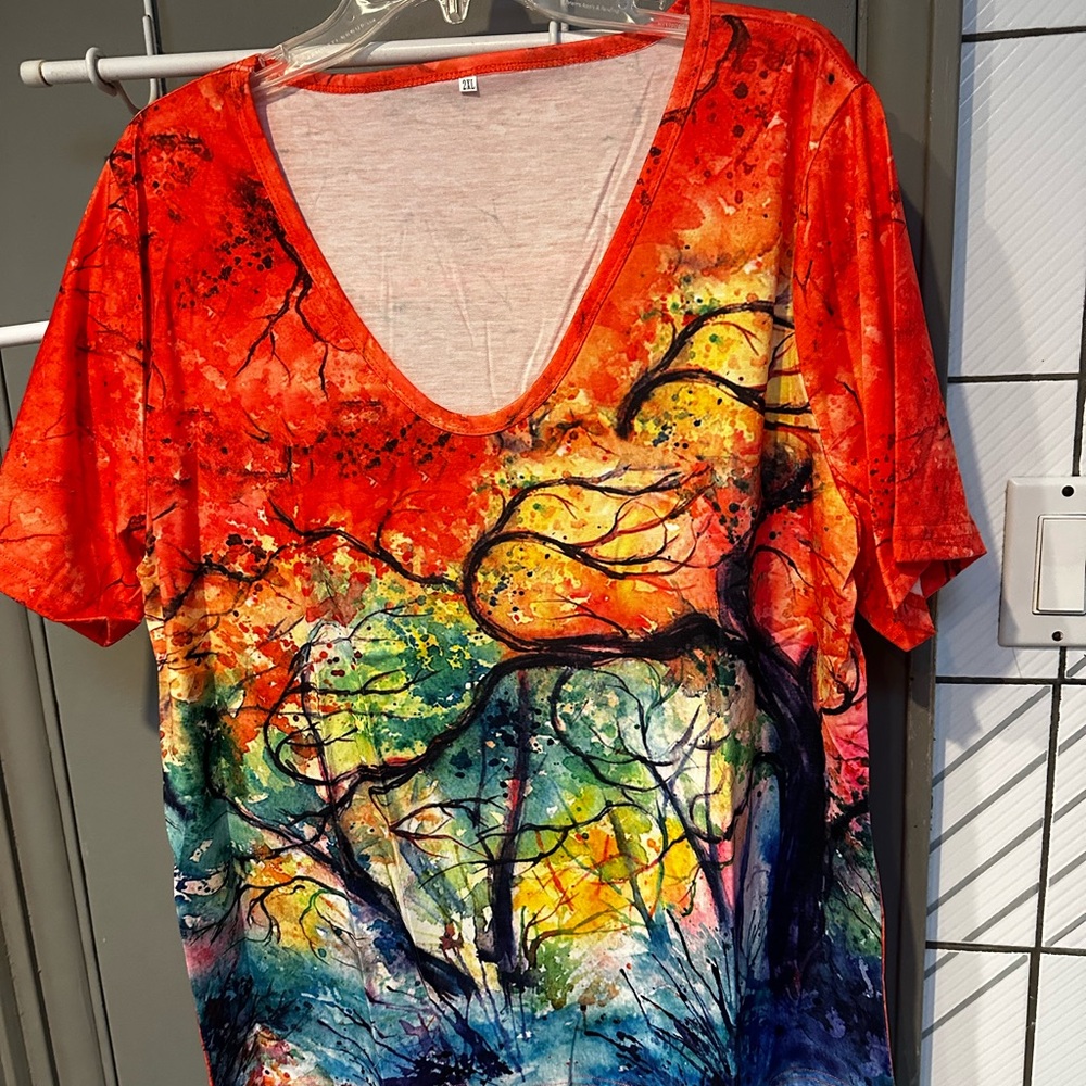 NEW Watercolor Tree of Life Blouse 🌳 
Plus size 2XL